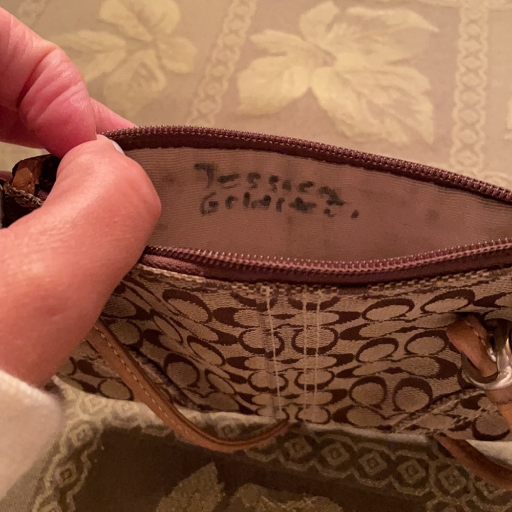Coach wristlet - Picture 5 of 5